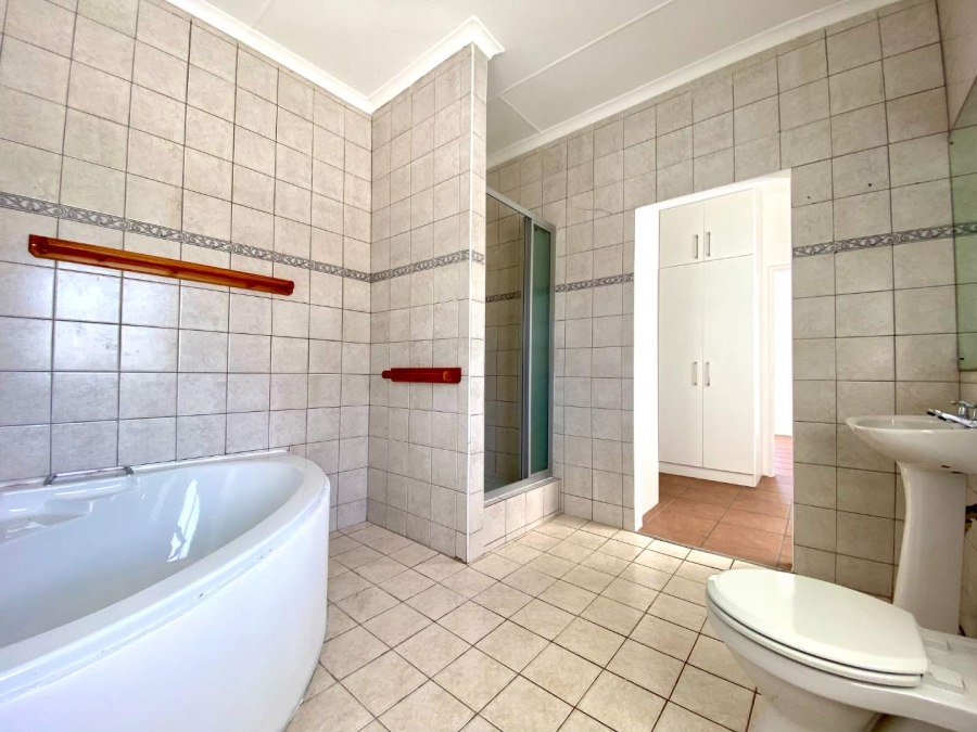 7 Bedroom Property for Sale in Myburgh Park Western Cape